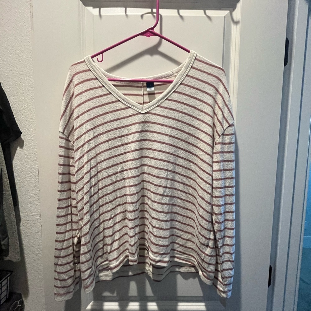 Old Navy white and pink v neck long sleeve size Small